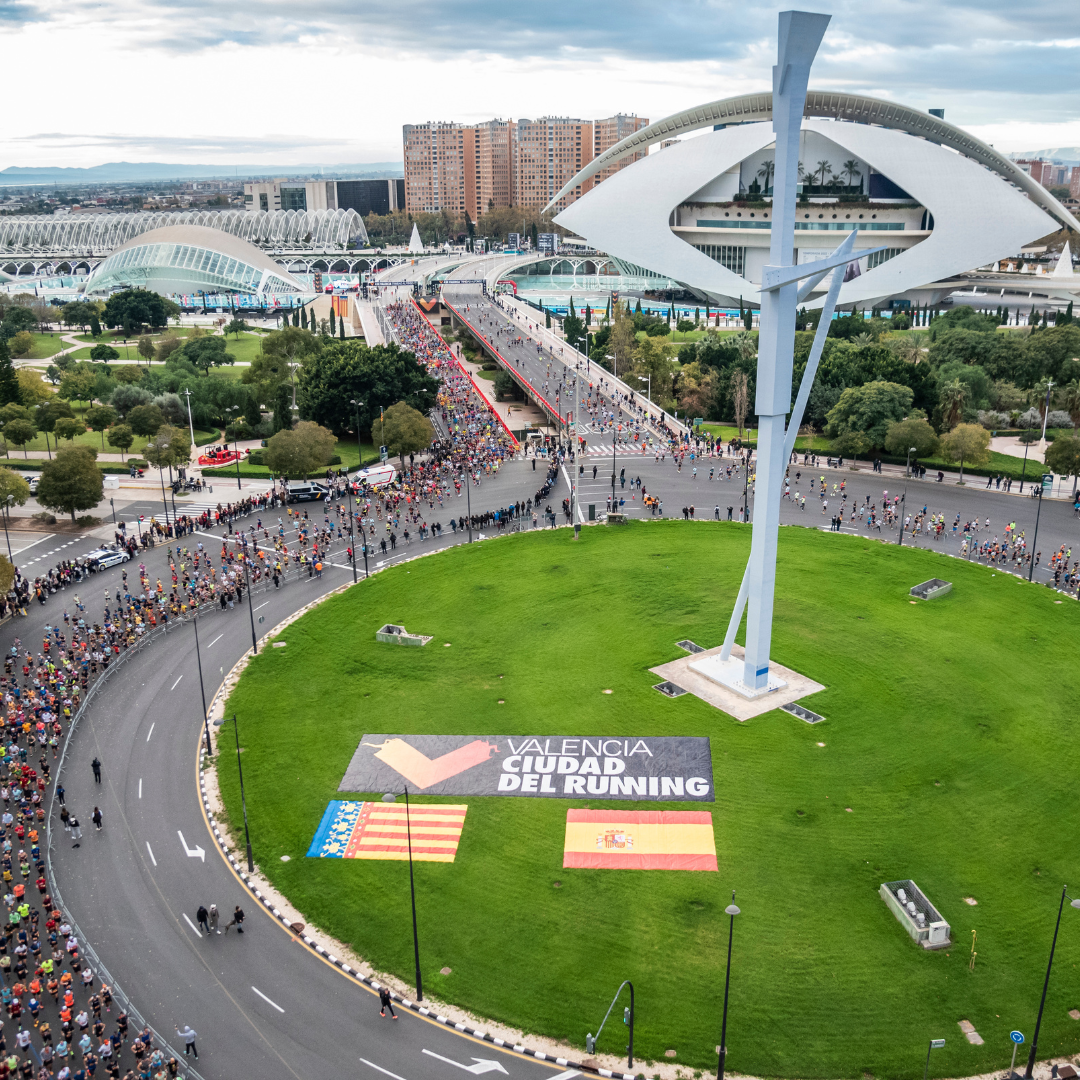 Birds eye view of runners, running circular in Valencia